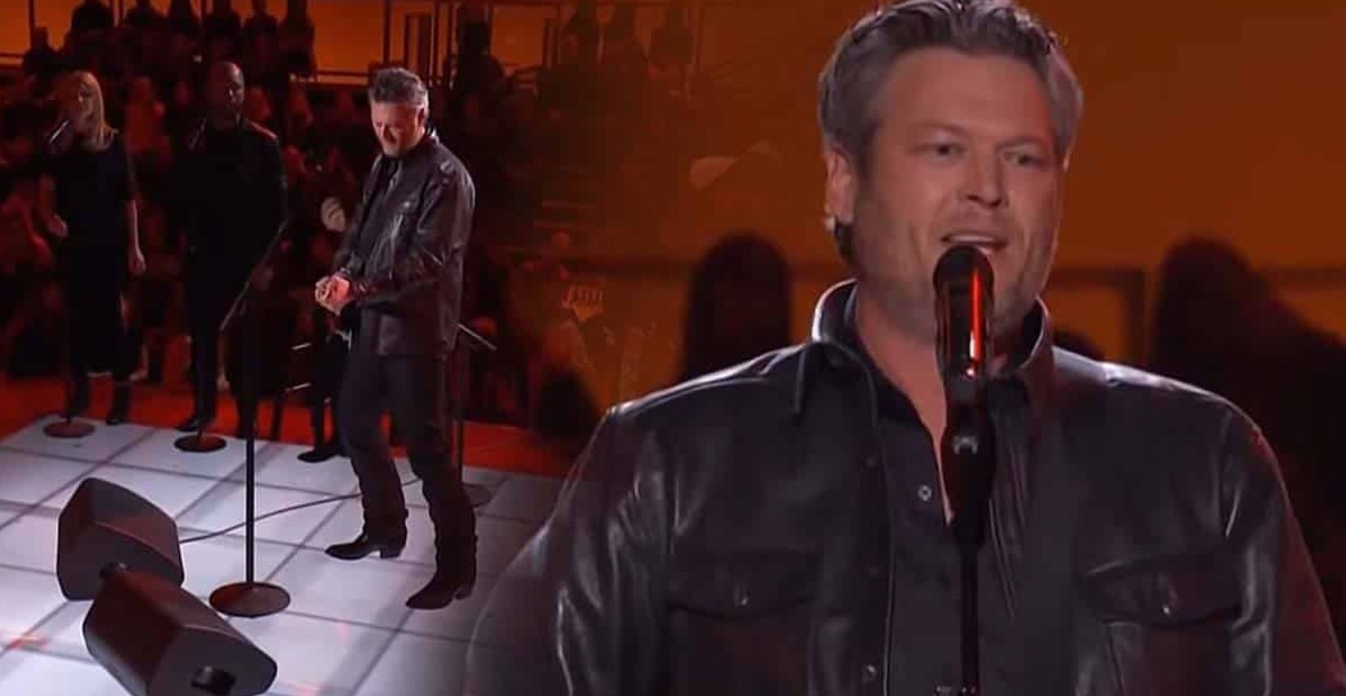 Blake Shelton Sings 